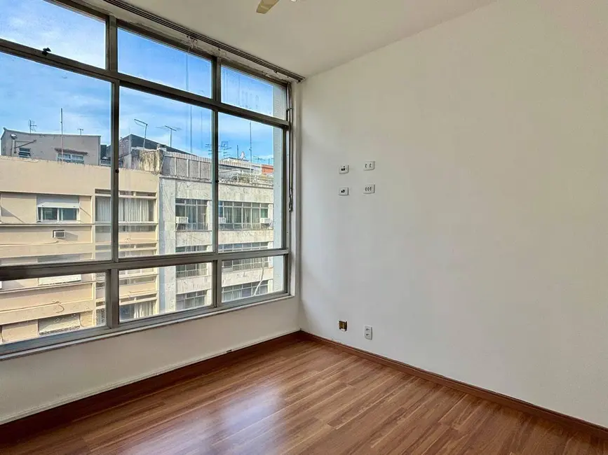 Apartamento com 3 quartos à venda, 86m2 em Copacabana, Rio De Janeiro - RJ - imagem 5 Foto 5 de Apartamento com 3 quartos à venda, 86m2 em Copacabana, Rio De Janeiro - RJ