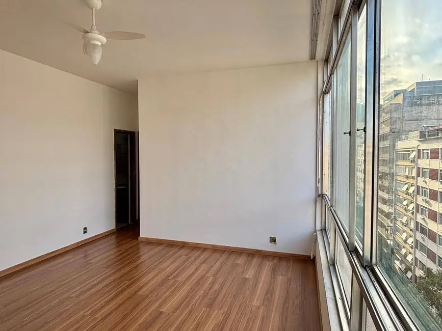 Apartamento com 3 quartos à venda, 86m2 em Copacabana, Rio De Janeiro - RJ - imagem 3 Foto 3 de Apartamento com 3 quartos à venda, 86m2 em Copacabana, Rio De Janeiro - RJ