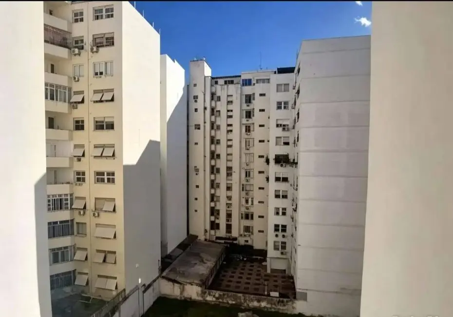 Apartamento com 3 quartos à venda, 90m2 em Leme, Rio De Janeiro - RJ - imagem 1 Foto 1 de Apartamento com 3 quartos à venda, 90m2 em Leme, Rio De Janeiro - RJ