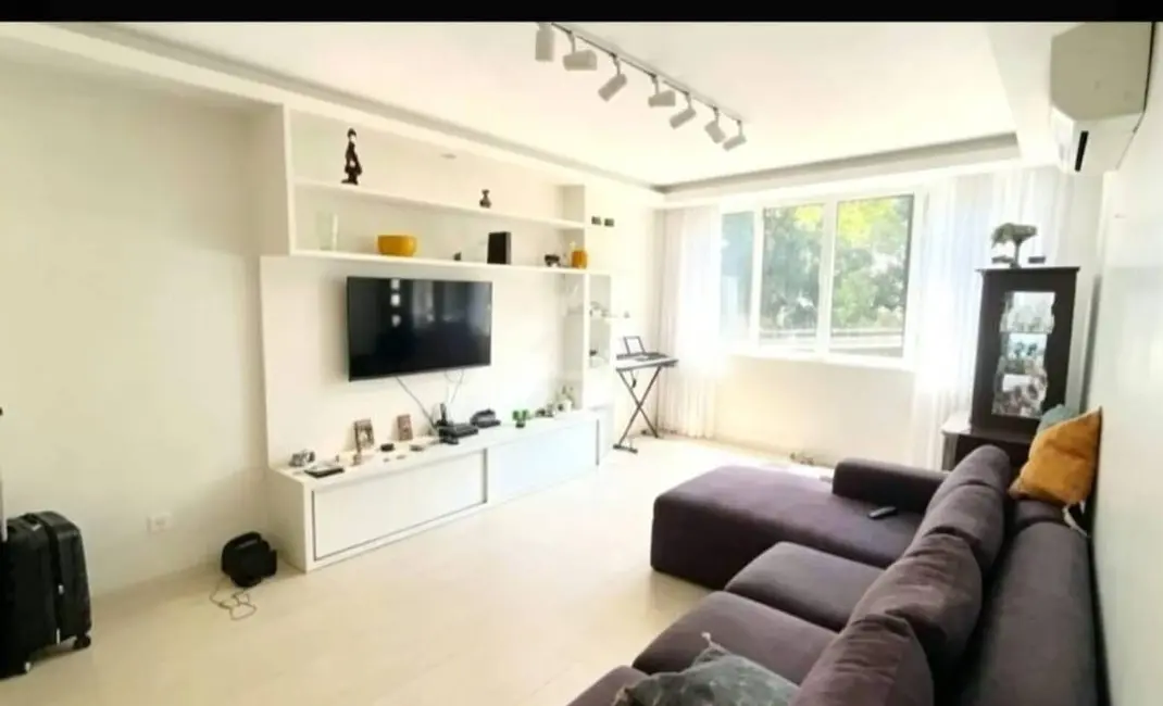 Foto 2 de Apartamento com 3 quartos à venda, 110m2 em Copacabana, Rio De Janeiro - RJ