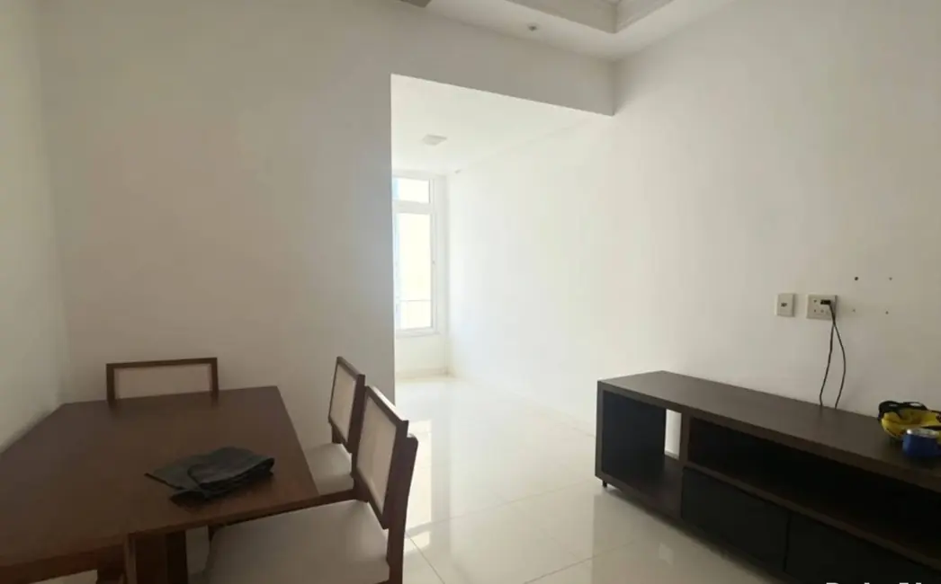 Apartamento com 1 quarto à venda, 59m2 em Copacabana, Rio De Janeiro - RJ - imagem 2 Foto 2 de Apartamento com 1 quarto à venda, 59m2 em Copacabana, Rio De Janeiro - RJ