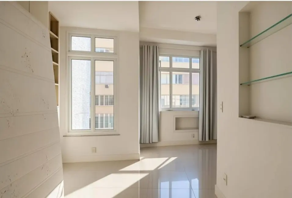 Apartamento com 1 quarto à venda, 59m2 em Copacabana, Rio De Janeiro - RJ - imagem 7 Foto 7 de Apartamento com 1 quarto à venda, 59m2 em Copacabana, Rio De Janeiro - RJ