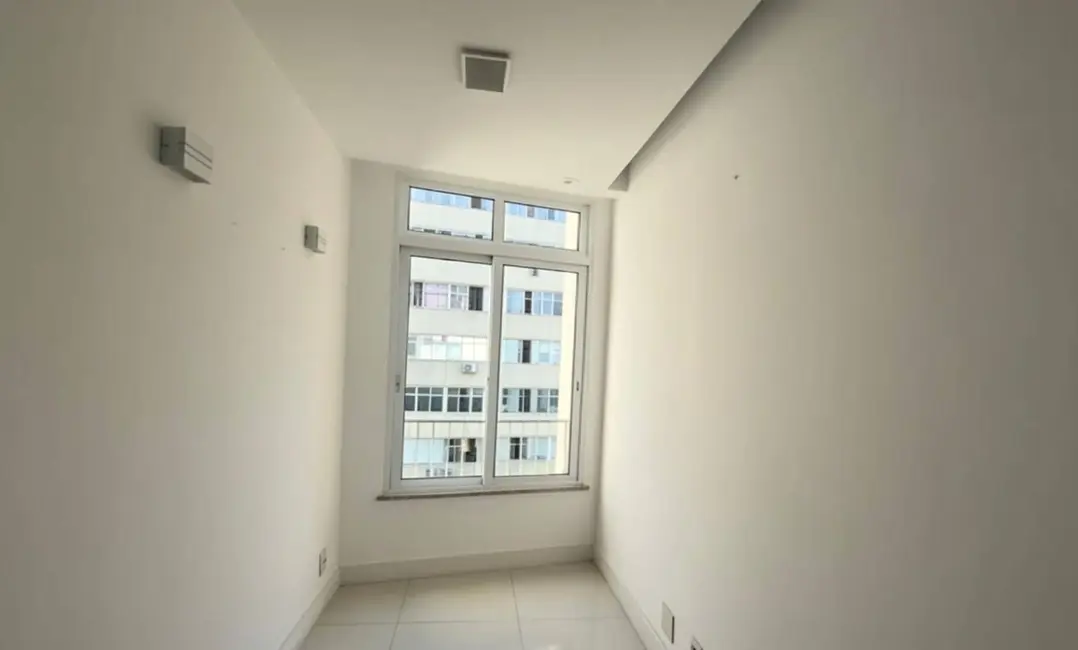 Apartamento com 1 quarto à venda, 59m2 em Copacabana, Rio De Janeiro - RJ - imagem 8 Foto 8 de Apartamento com 1 quarto à venda, 59m2 em Copacabana, Rio De Janeiro - RJ