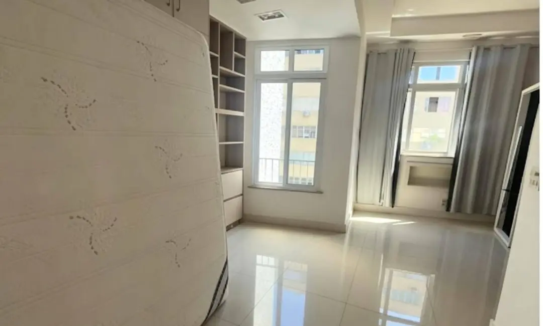 Apartamento com 1 quarto à venda, 59m2 em Copacabana, Rio De Janeiro - RJ - imagem 9 Foto 9 de Apartamento com 1 quarto à venda, 59m2 em Copacabana, Rio De Janeiro - RJ