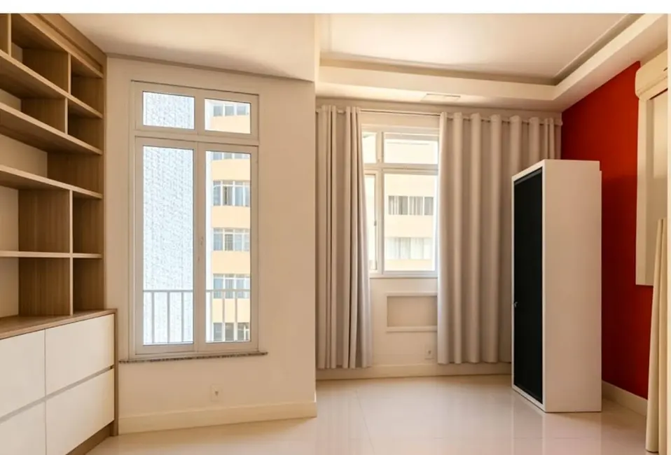 Apartamento com 1 quarto à venda, 59m2 em Copacabana, Rio De Janeiro - RJ - imagem 6 Foto 6 de Apartamento com 1 quarto à venda, 59m2 em Copacabana, Rio De Janeiro - RJ