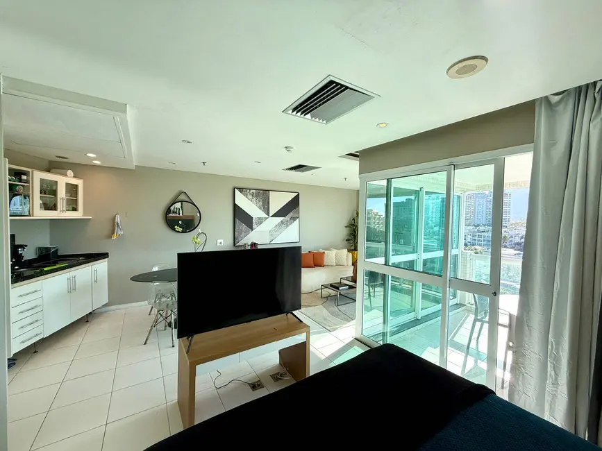 Foto 3 de Apartamento com 1 quarto para alugar, 52m2 em Barra da Tijuca, Rio De Janeiro - RJ