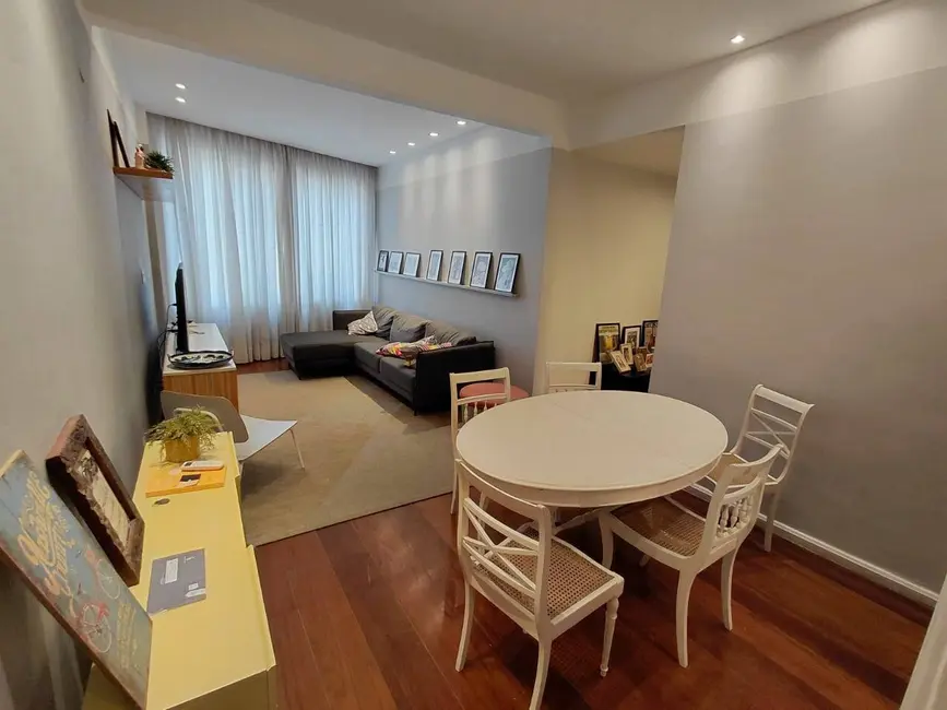 Apartamento com 3 quartos à venda, 121m2 em Copacabana, Rio De Janeiro - RJ - imagem 1 Foto 1 de Apartamento com 3 quartos à venda, 121m2 em Copacabana, Rio De Janeiro - RJ