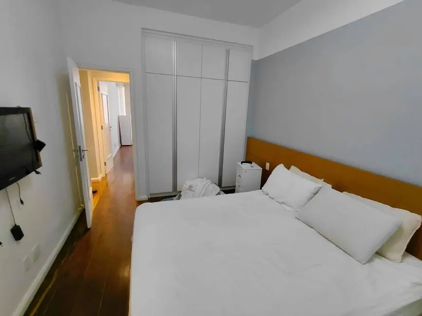 Apartamento com 3 quartos à venda, 121m2 em Copacabana, Rio De Janeiro - RJ - imagem 7 Foto 7 de Apartamento com 3 quartos à venda, 121m2 em Copacabana, Rio De Janeiro - RJ