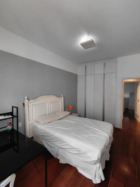 Apartamento com 3 quartos à venda, 121m2 em Copacabana, Rio De Janeiro - RJ - imagem 8 Foto 8 de Apartamento com 3 quartos à venda, 121m2 em Copacabana, Rio De Janeiro - RJ