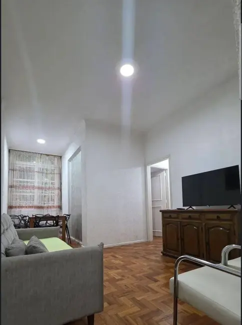 Apartamento com 2 quartos à venda, 50m2 em Copacabana, Rio De Janeiro - RJ - imagem 3 Foto 3 de Apartamento com 2 quartos à venda, 50m2 em Copacabana, Rio De Janeiro - RJ