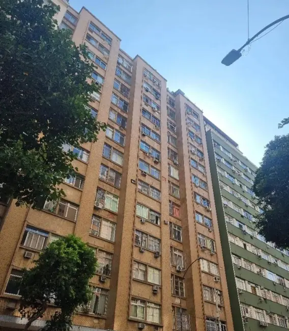 Apartamento com 2 quartos à venda, 50m2 em Copacabana, Rio De Janeiro - RJ - imagem 1 Foto 1 de Apartamento com 2 quartos à venda, 50m2 em Copacabana, Rio De Janeiro - RJ