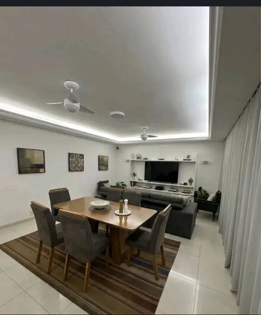 Casa com 5 quartos à venda, 650m2 em Jardim Guanabara, Rio De Janeiro - RJ - imagem 9 Foto 9 de Casa com 5 quartos à venda, 650m2 em Jardim Guanabara, Rio De Janeiro - RJ