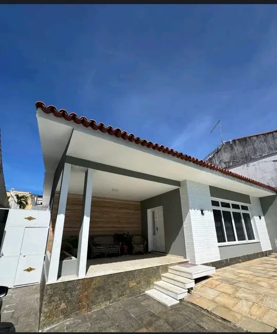 Casa com 5 quartos à venda, 650m2 em Jardim Guanabara, Rio De Janeiro - RJ - imagem 2 Foto 2 de Casa com 5 quartos à venda, 650m2 em Jardim Guanabara, Rio De Janeiro - RJ