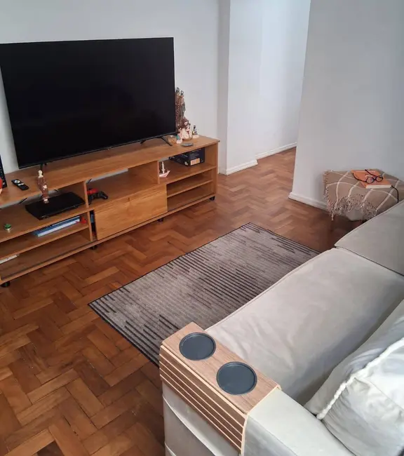 Apartamento com 1 quarto à venda, 50m2 em Laranjeiras, Rio De Janeiro - RJ - imagem 2 Foto 2 de Apartamento com 1 quarto à venda, 50m2 em Laranjeiras, Rio De Janeiro - RJ