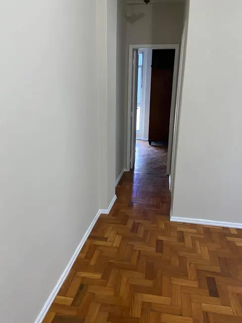 Apartamento com 1 quarto à venda, 50m2 em Laranjeiras, Rio De Janeiro - RJ - imagem 6 Foto 6 de Apartamento com 1 quarto à venda, 50m2 em Laranjeiras, Rio De Janeiro - RJ