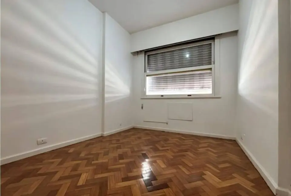 Apartamento com 3 quartos à venda, 111m2 em Copacabana, Rio De Janeiro - RJ - imagem 7 Foto 7 de Apartamento com 3 quartos à venda, 111m2 em Copacabana, Rio De Janeiro - RJ