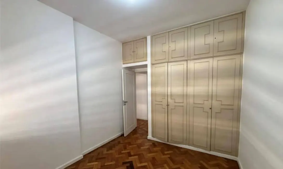 Apartamento com 3 quartos à venda, 111m2 em Copacabana, Rio De Janeiro - RJ - imagem 8 Foto 8 de Apartamento com 3 quartos à venda, 111m2 em Copacabana, Rio De Janeiro - RJ