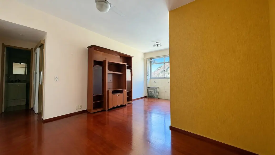 Apartamento com 2 quartos à venda, 57m2 em Copacabana, Rio De Janeiro - RJ - imagem 2 Foto 2 de Apartamento com 2 quartos à venda, 57m2 em Copacabana, Rio De Janeiro - RJ