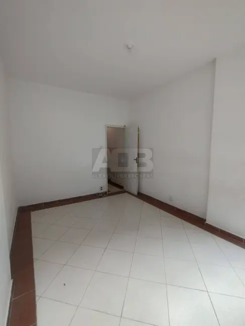 Apartamento com 1 quarto à venda, 30m2 em Copacabana, Rio De Janeiro - RJ - imagem 2 Foto 2 de Apartamento com 1 quarto à venda, 30m2 em Copacabana, Rio De Janeiro - RJ