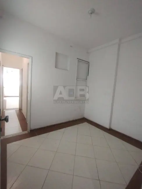 Apartamento com 1 quarto à venda, 30m2 em Copacabana, Rio De Janeiro - RJ - imagem 4 Foto 4 de Apartamento com 1 quarto à venda, 30m2 em Copacabana, Rio De Janeiro - RJ