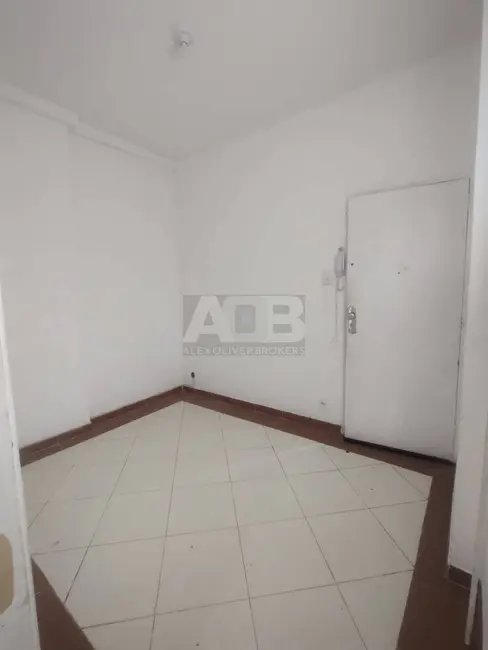 Apartamento com 1 quarto à venda, 30m2 em Copacabana, Rio De Janeiro - RJ - imagem 5 Foto 5 de Apartamento com 1 quarto à venda, 30m2 em Copacabana, Rio De Janeiro - RJ