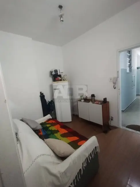 Apartamento com 1 quarto à venda, 30m2 em Copacabana, Rio De Janeiro - RJ - imagem 4 Foto 4 de Apartamento com 1 quarto à venda, 30m2 em Copacabana, Rio De Janeiro - RJ