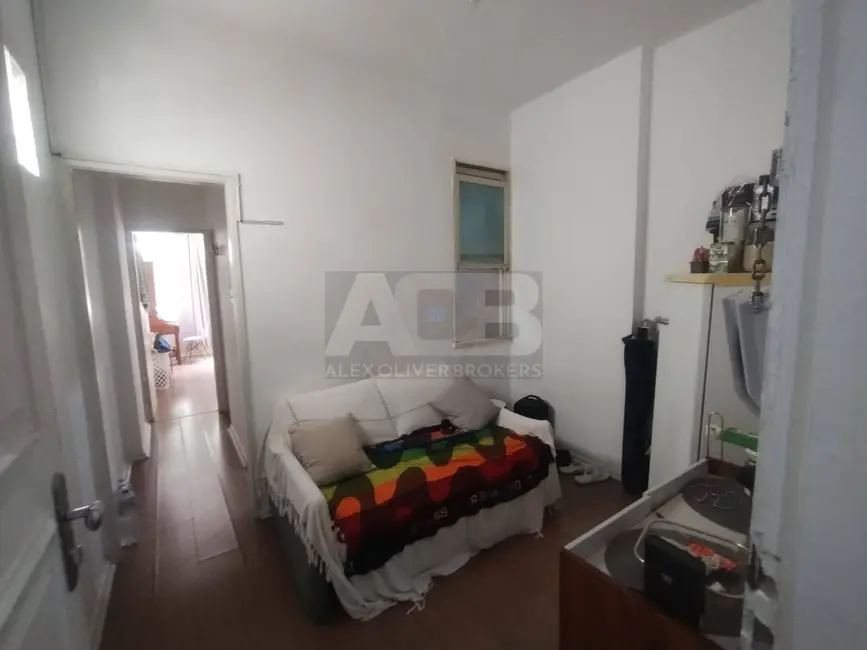 Apartamento com 1 quarto à venda, 30m2 em Copacabana, Rio De Janeiro - RJ - imagem 3 Foto 3 de Apartamento com 1 quarto à venda, 30m2 em Copacabana, Rio De Janeiro - RJ