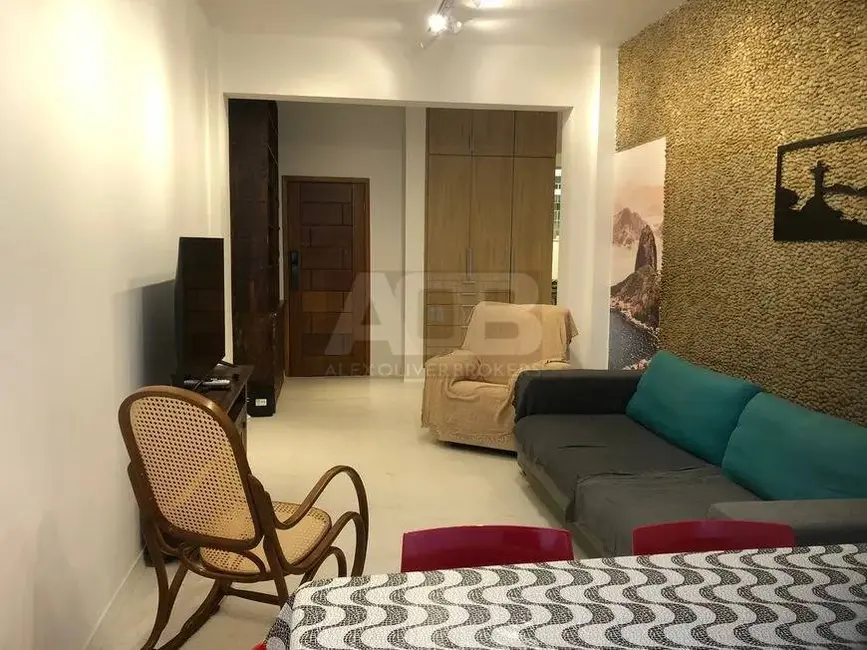 Apartamento com 2 quartos à venda, 93m2 em Copacabana, Rio De Janeiro - RJ - imagem 2 Foto 2 de Apartamento com 2 quartos à venda, 93m2 em Copacabana, Rio De Janeiro - RJ