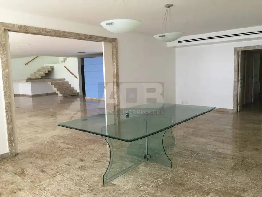 Cobertura com 4 quartos à venda, 653m2 em Copacabana, Rio De Janeiro - RJ - imagem 9 Foto 9 de Cobertura com 4 quartos à venda, 653m2 em Copacabana, Rio De Janeiro - RJ
