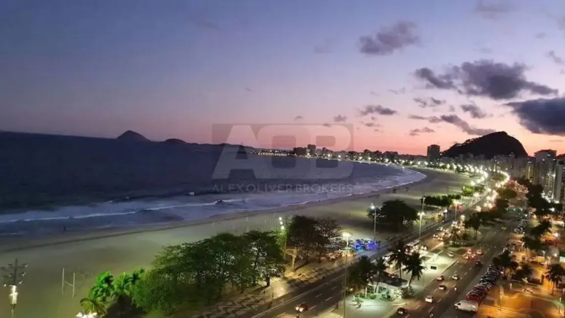 Cobertura com 4 quartos à venda, 357m2 em Copacabana, Rio De Janeiro - RJ - imagem 2 Foto 2 de Cobertura com 4 quartos à venda, 357m2 em Copacabana, Rio De Janeiro - RJ