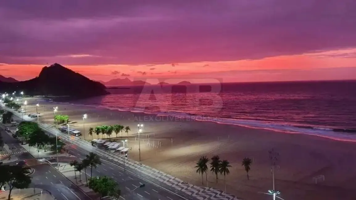 Cobertura com 4 quartos à venda, 357m2 em Copacabana, Rio De Janeiro - RJ - imagem 1 Foto 1 de Cobertura com 4 quartos à venda, 357m2 em Copacabana, Rio De Janeiro - RJ