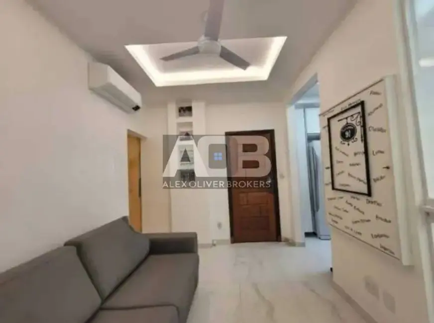 Apartamento com 1 quarto à venda, 49m2 em Copacabana, Rio De Janeiro - RJ - imagem 2 Foto 2 de Apartamento com 1 quarto à venda, 49m2 em Copacabana, Rio De Janeiro - RJ