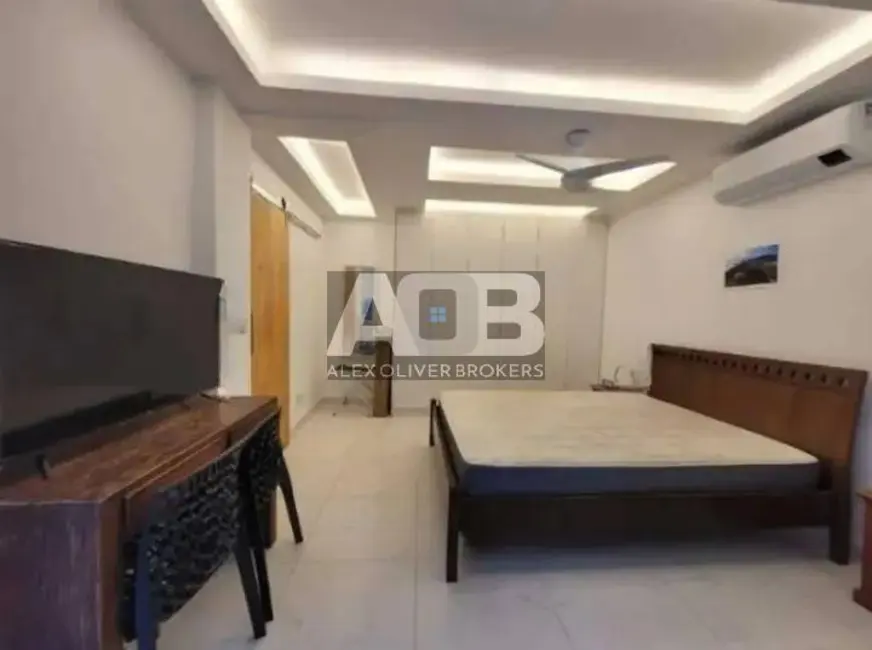 Apartamento com 1 quarto à venda, 49m2 em Copacabana, Rio De Janeiro - RJ - imagem 7 Foto 7 de Apartamento com 1 quarto à venda, 49m2 em Copacabana, Rio De Janeiro - RJ