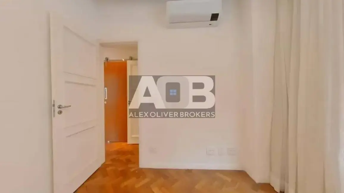 Apartamento com 2 quartos à venda, 67m2 em Leblon, Rio De Janeiro - RJ - imagem 4 Foto 4 de Apartamento com 2 quartos à venda, 67m2 em Leblon, Rio De Janeiro - RJ