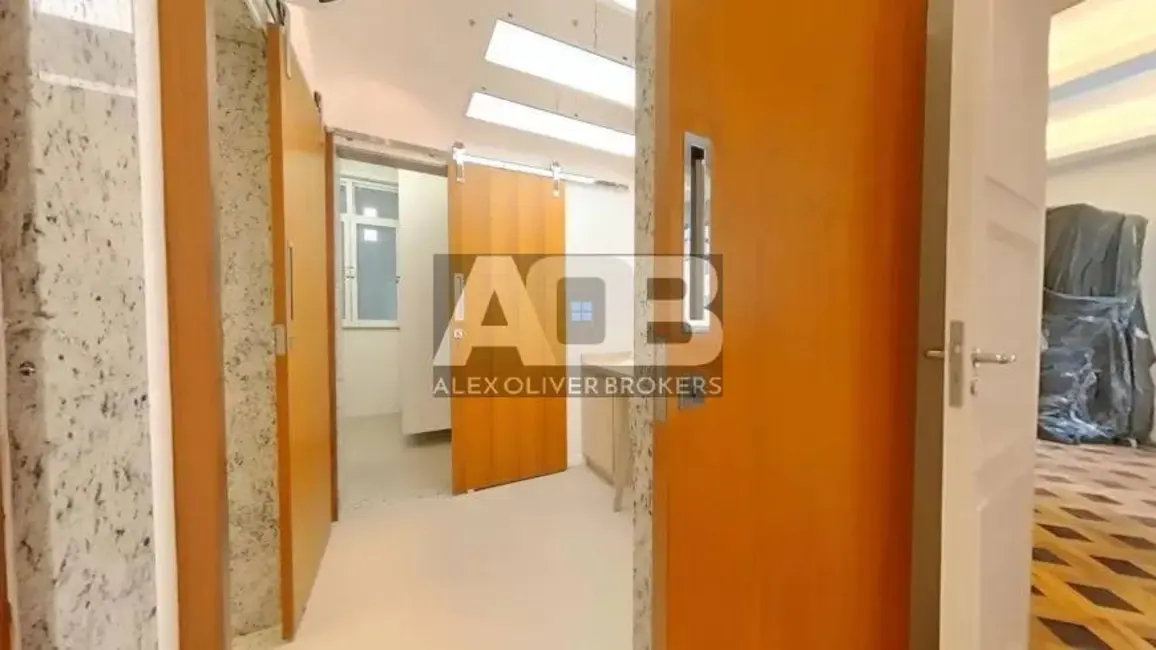 Apartamento com 2 quartos à venda, 67m2 em Leblon, Rio De Janeiro - RJ - imagem 8 Foto 8 de Apartamento com 2 quartos à venda, 67m2 em Leblon, Rio De Janeiro - RJ