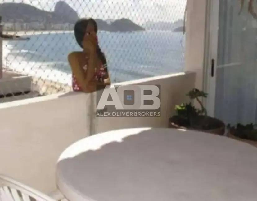 Apartamento com 3 quartos à venda, 188m2 em Copacabana, Rio De Janeiro - RJ - imagem 8 Foto 8 de Apartamento com 3 quartos à venda, 188m2 em Copacabana, Rio De Janeiro - RJ