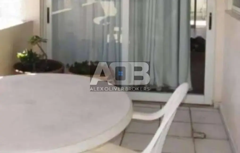 Apartamento com 3 quartos à venda, 188m2 em Copacabana, Rio De Janeiro - RJ - imagem 9 Foto 9 de Apartamento com 3 quartos à venda, 188m2 em Copacabana, Rio De Janeiro - RJ