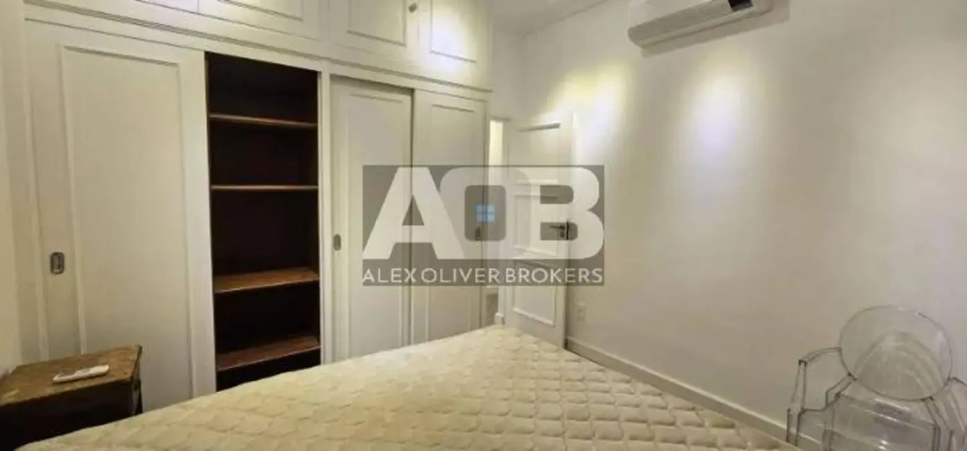Apartamento com 3 quartos à venda, 110m2 em Copacabana, Rio De Janeiro - RJ - imagem 8 Foto 8 de Apartamento com 3 quartos à venda, 110m2 em Copacabana, Rio De Janeiro - RJ