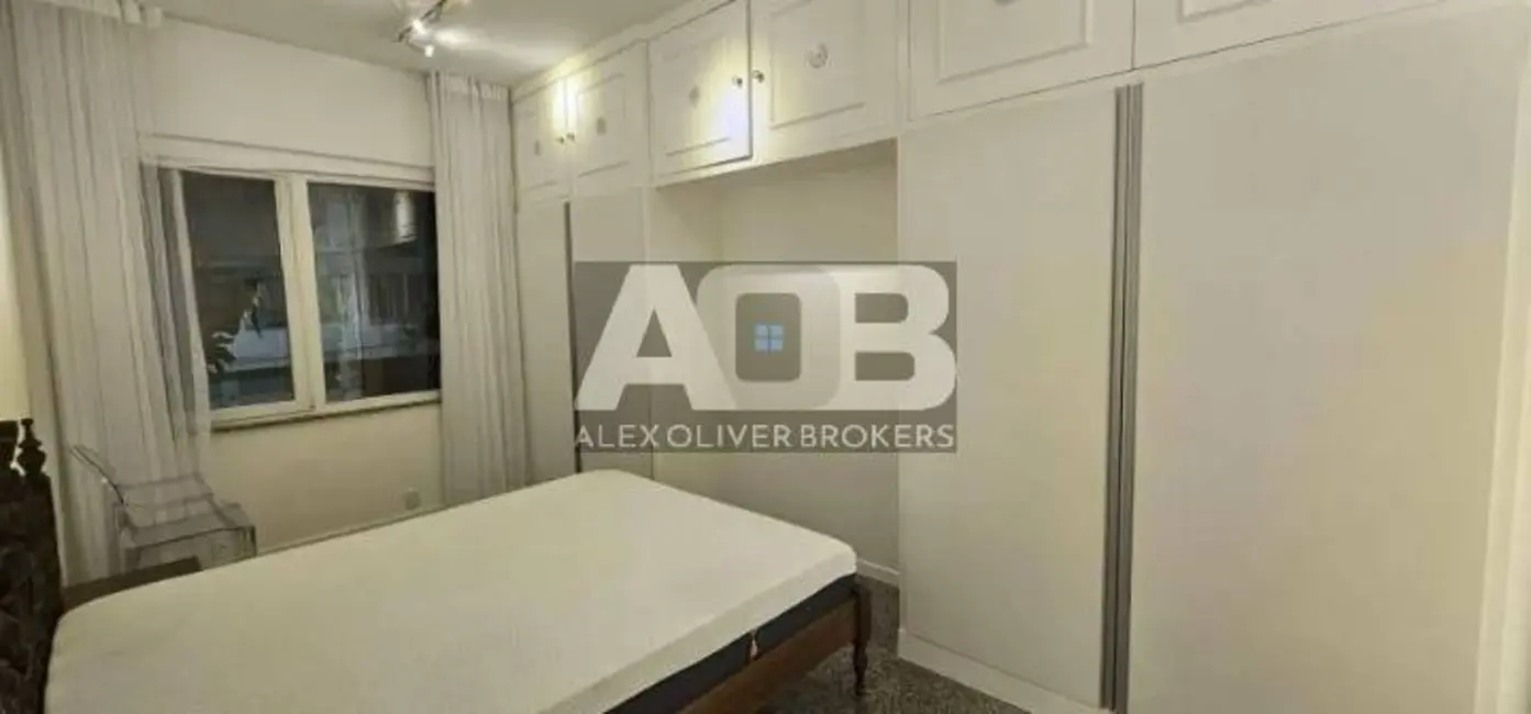 Apartamento com 3 quartos à venda, 110m2 em Copacabana, Rio De Janeiro - RJ - imagem 7 Foto 7 de Apartamento com 3 quartos à venda, 110m2 em Copacabana, Rio De Janeiro - RJ