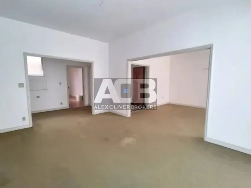 Apartamento com 4 quartos à venda, 233m2 em Copacabana, Rio De Janeiro - RJ - imagem 2 Foto 2 de Apartamento com 4 quartos à venda, 233m2 em Copacabana, Rio De Janeiro - RJ
