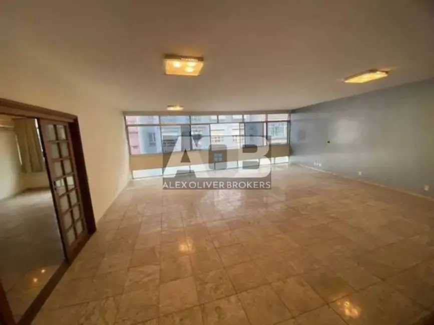Foto 2 de Apartamento com 3 quartos à venda, 280m2 em Copacabana, Rio De Janeiro - RJ