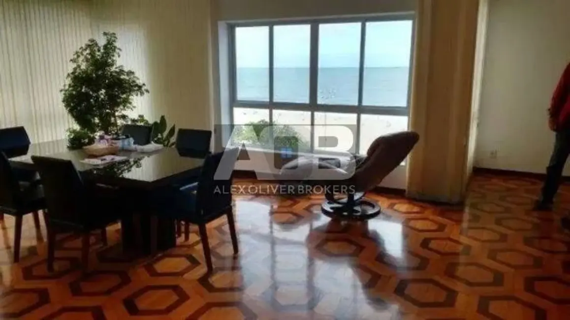 Apartamento com 4 quartos à venda, 174m2 em Copacabana, Rio De Janeiro - RJ - imagem 6 Foto 6 de Apartamento com 4 quartos à venda, 174m2 em Copacabana, Rio De Janeiro - RJ