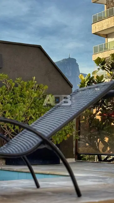 Cobertura com 4 quartos à venda, 224m2 em Leblon, Rio De Janeiro - RJ - imagem 4 Foto 4 de Cobertura com 4 quartos à venda, 224m2 em Leblon, Rio De Janeiro - RJ