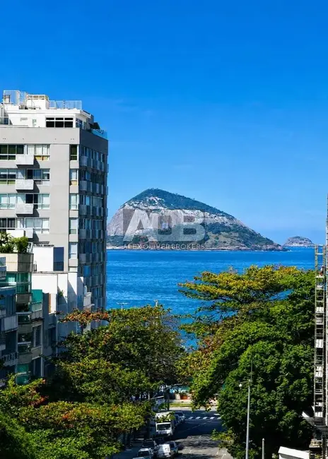 Cobertura com 4 quartos à venda, 224m2 em Leblon, Rio De Janeiro - RJ - imagem 3 Foto 3 de Cobertura com 4 quartos à venda, 224m2 em Leblon, Rio De Janeiro - RJ