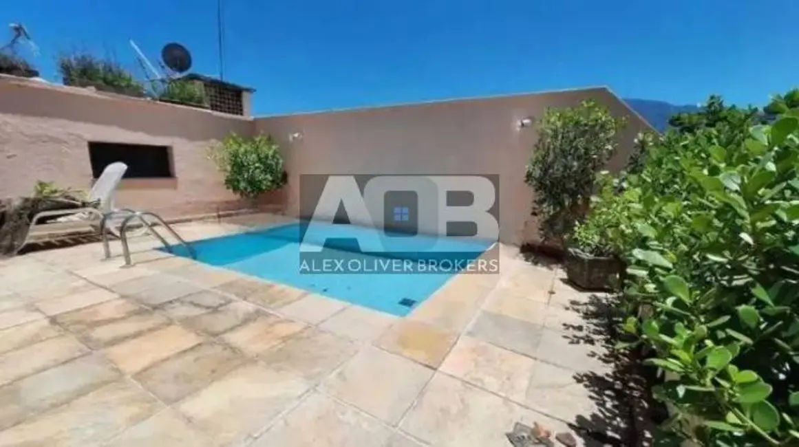 Cobertura com 4 quartos à venda, 224m2 em Leblon, Rio De Janeiro - RJ - imagem 5 Foto 5 de Cobertura com 4 quartos à venda, 224m2 em Leblon, Rio De Janeiro - RJ