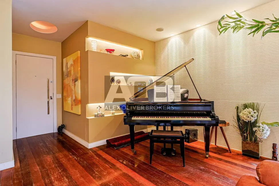 Apartamento com 3 quartos à venda, 150m2 em Lagoa, Rio De Janeiro - RJ - imagem 2 Foto 2 de Apartamento com 3 quartos à venda, 150m2 em Lagoa, Rio De Janeiro - RJ