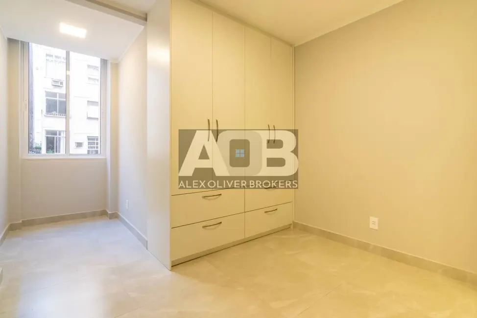 Foto 6 de Apartamento com 2 quartos à venda, 75m2 em Copacabana, Rio De Janeiro - RJ
