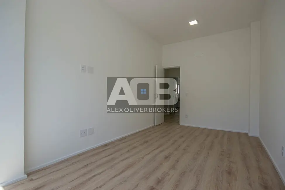 Apartamento com 2 quartos à venda, 106m2 em Copacabana, Rio De Janeiro - RJ - imagem 9 Foto 9 de Apartamento com 2 quartos à venda, 106m2 em Copacabana, Rio De Janeiro - RJ