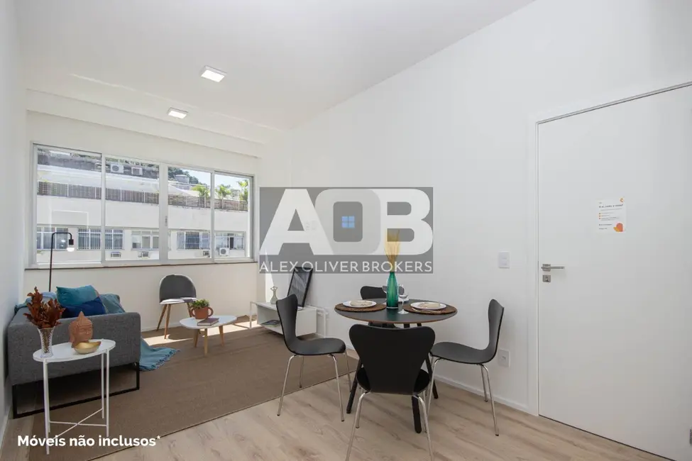Apartamento com 2 quartos à venda, 106m2 em Copacabana, Rio De Janeiro - RJ - imagem 2 Foto 2 de Apartamento com 2 quartos à venda, 106m2 em Copacabana, Rio De Janeiro - RJ