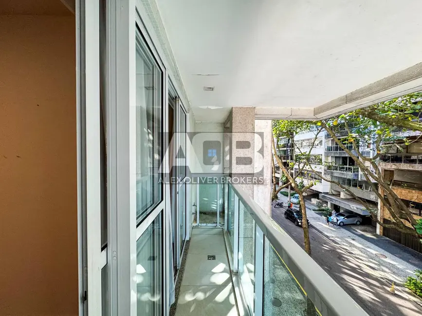 Apartamento com 3 quartos à venda, 199m2 em Leblon, Rio De Janeiro - RJ - imagem 3 Foto 3 de Apartamento com 3 quartos à venda, 199m2 em Leblon, Rio De Janeiro - RJ
